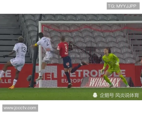 11月足球场上闪耀的球星是谁他们的表现如何引领赛季风潮