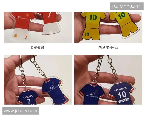 个性定制足球明星照片挂件展现热爱运动激情与独特时尚魅力