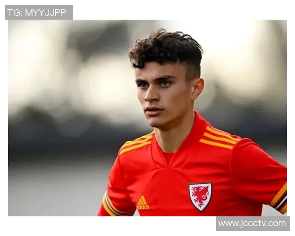 女足球星吉格斯：突破偏见成就传奇 从绿茵场到社会先锋的蜕变之路