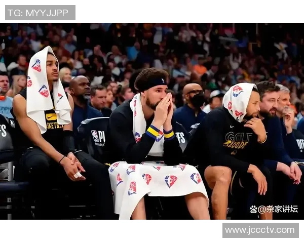 当篮球巨星遇上足球传奇同框展现跨界体育巅峰魅力时刻