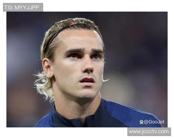 最具优雅气质与球场魅力的足球明星形象展现