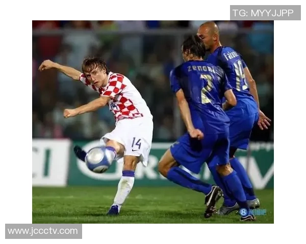 绿茵场上的荣耀与坚持纪书不灭的足球传奇之路